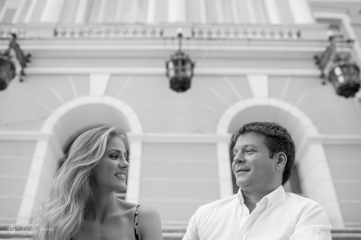 casal no colégio gentil - sessão fotográfica pre-wedding