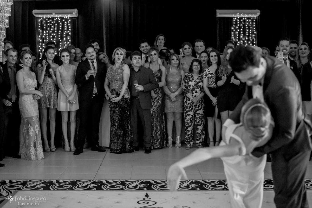 beijo cambré finaliza a dança