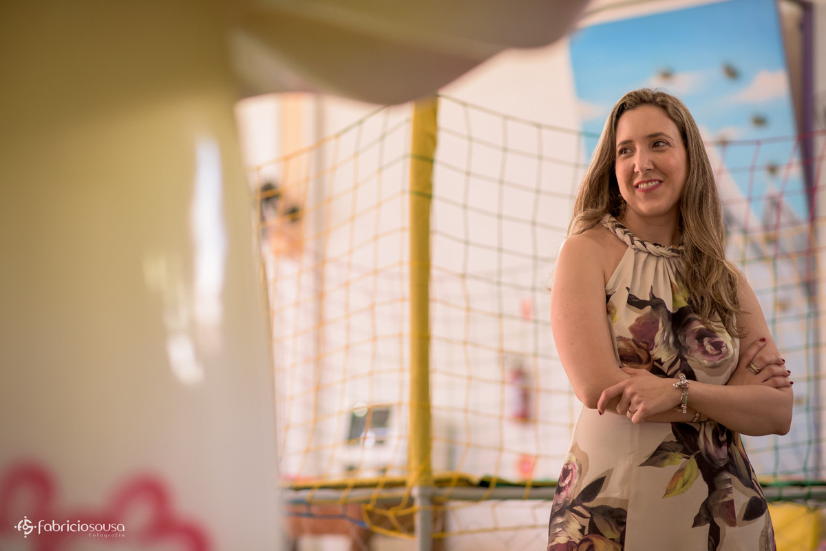 Mamãe acompanha a diversão das filhas