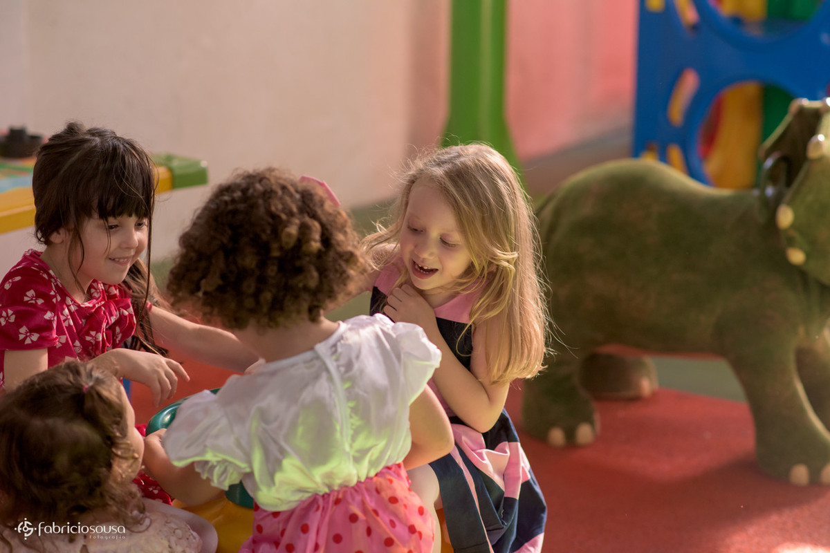 Brincando no aniversário infantil