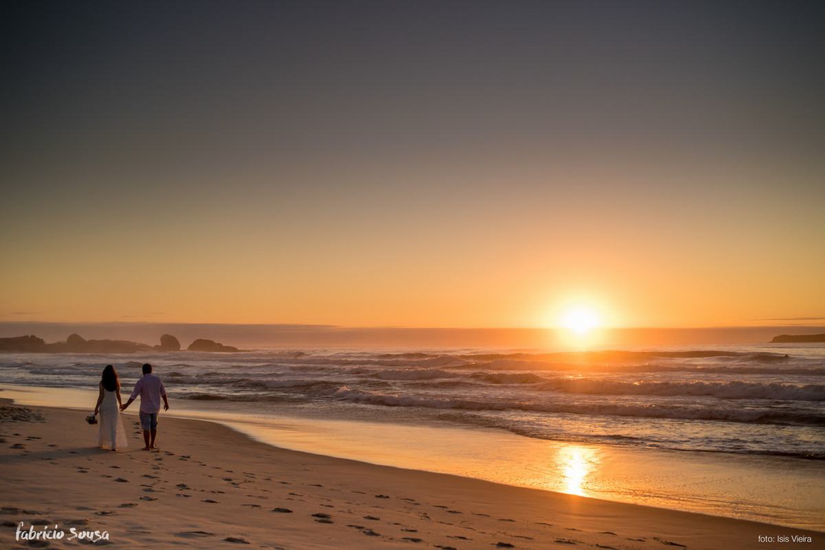o belo nascer do sol do outono na praia em Florianopolis