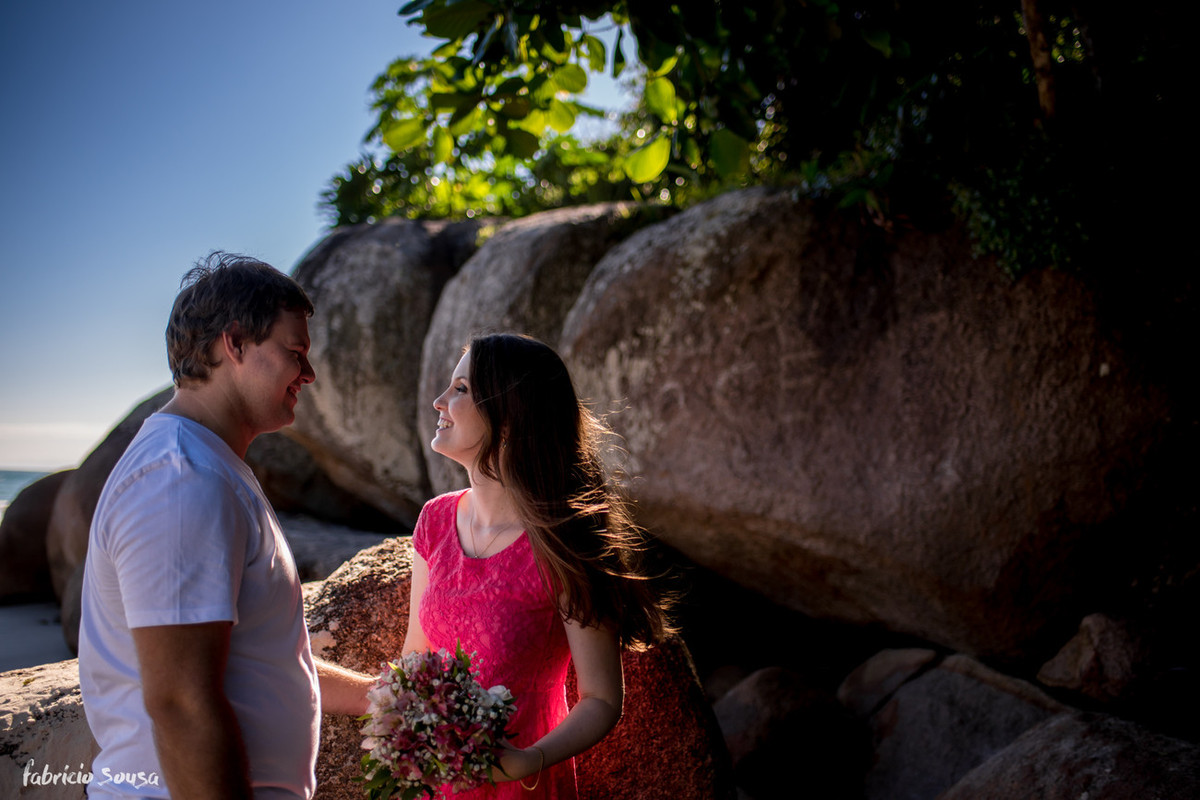 noiva com buquê no seu pre-wedding