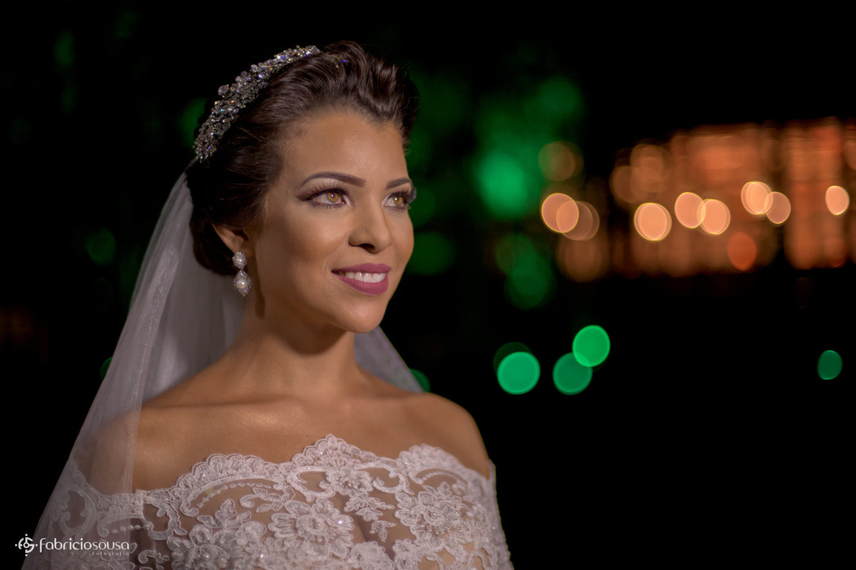 retrato da linda noiva Gaby no hotel