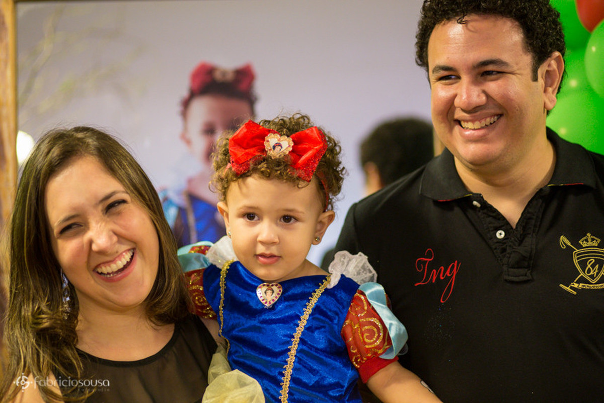 bebe com os pais