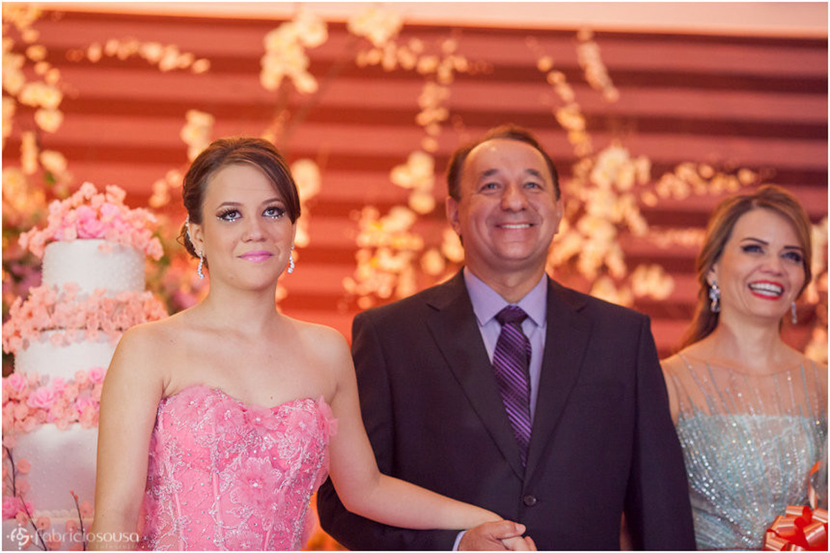 Familia de mãos dadas