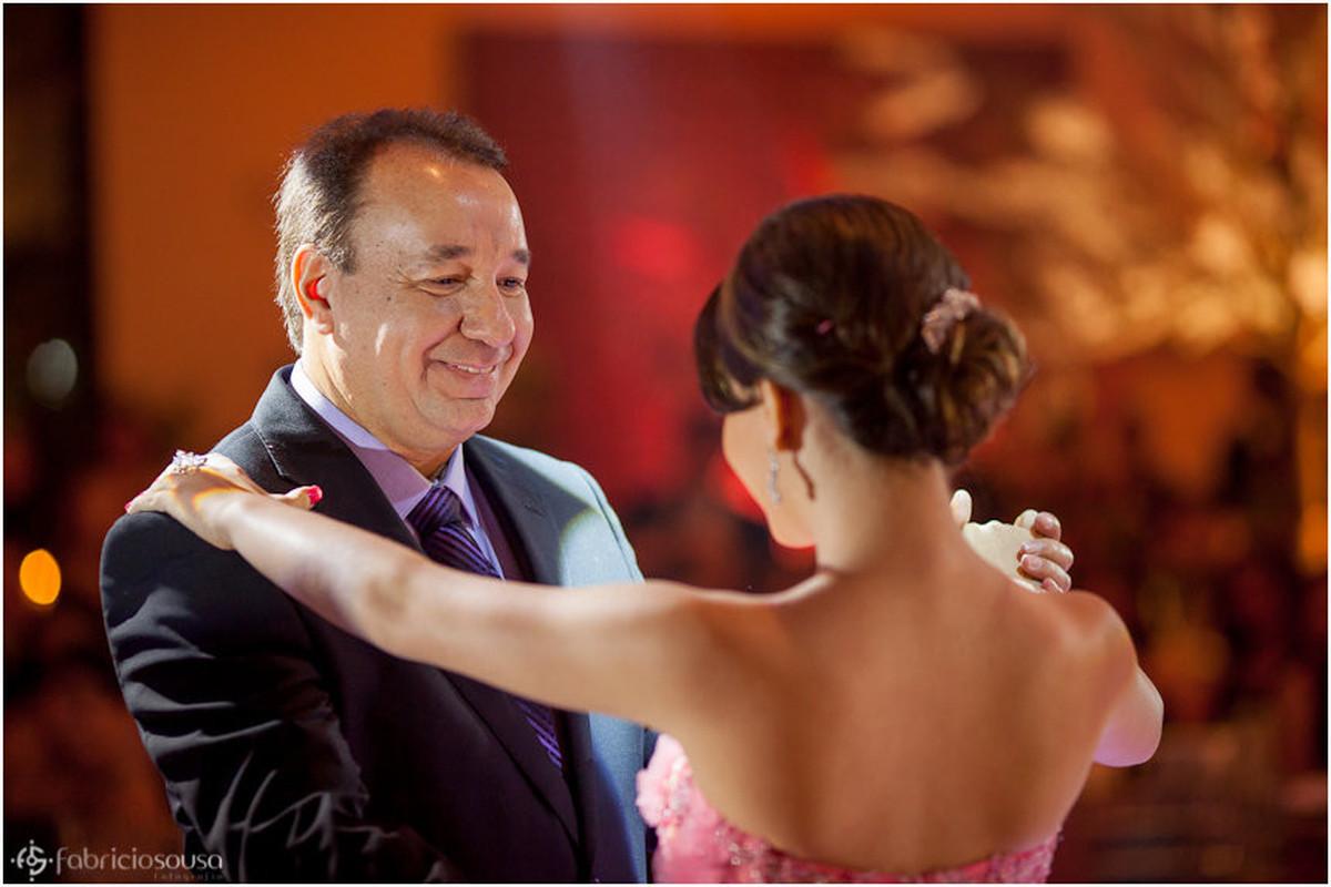 Abrindo a pista de dança com o pai