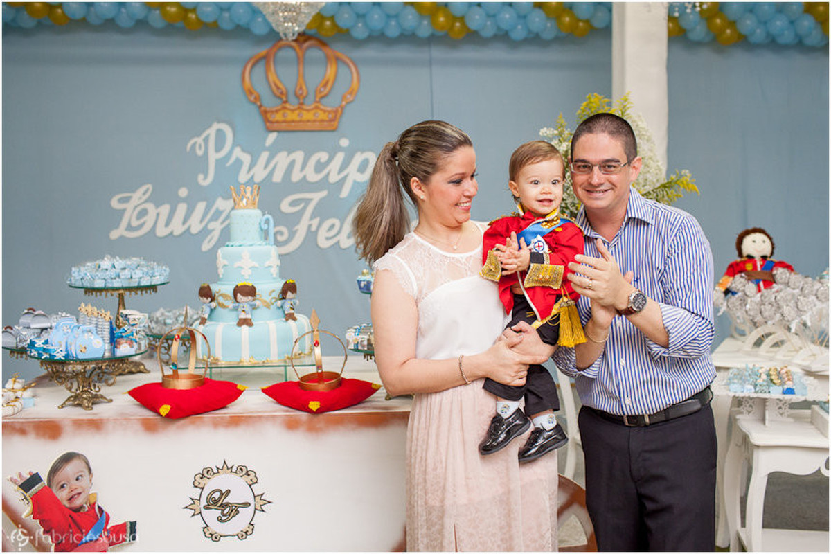 casal comemora o aniversário de 1 ano do filho Luiz Felipe