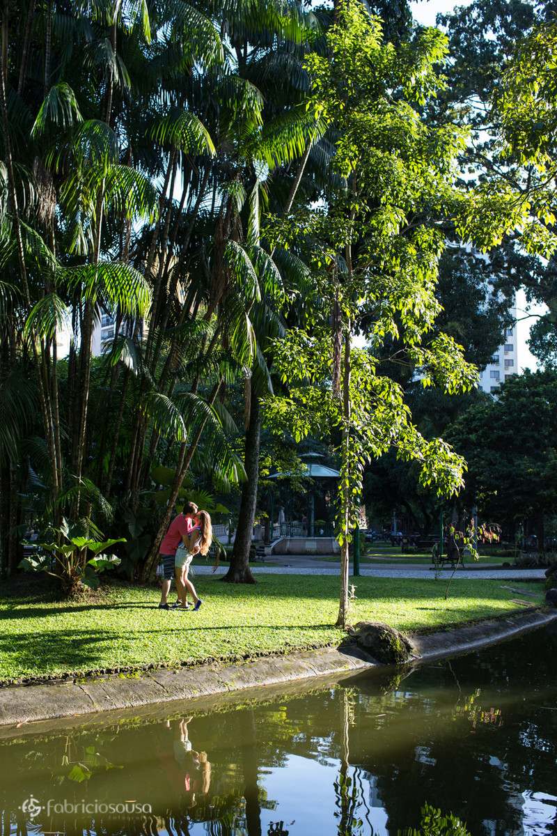 beijo cambré na praça