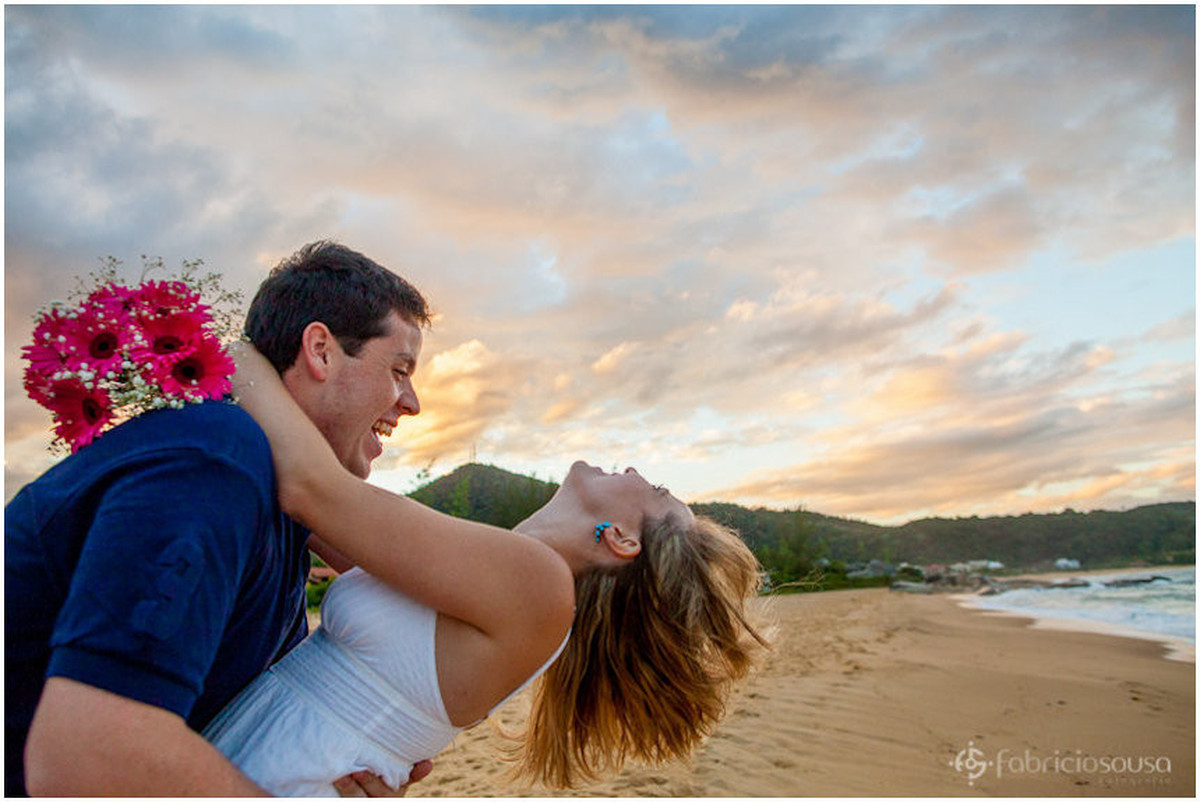 alegria dos noivos no ensaio pre-wedding