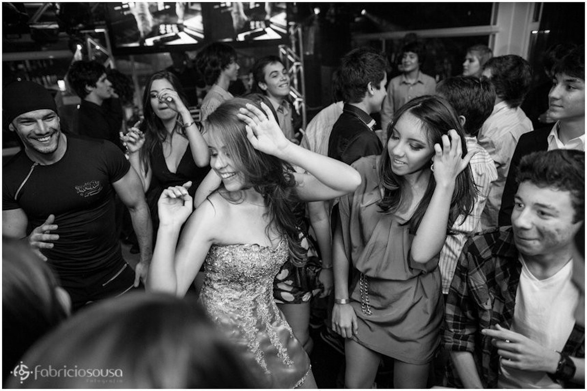 Debutante dançando com as amigas