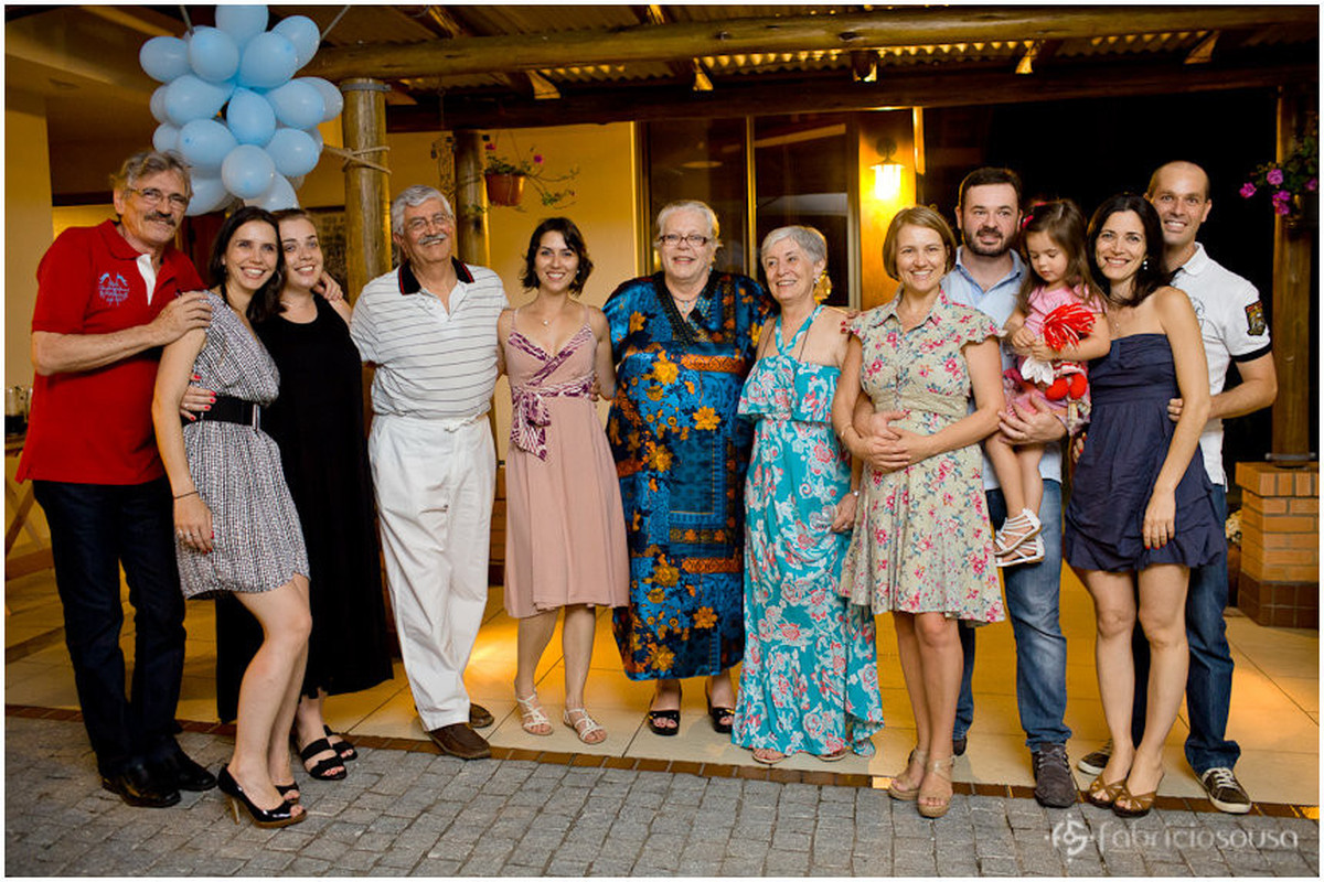 retrato de família na festa de aniversário do patriarca