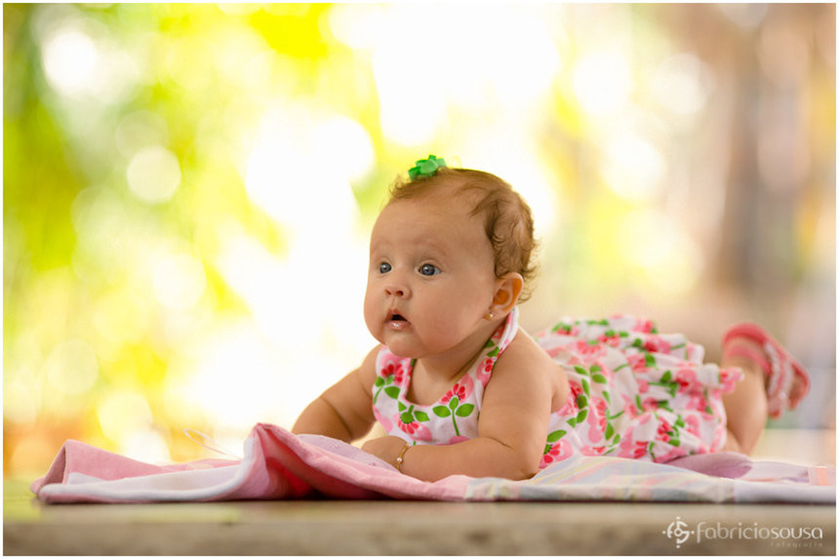 Bebê de 4 meses de vestido florido