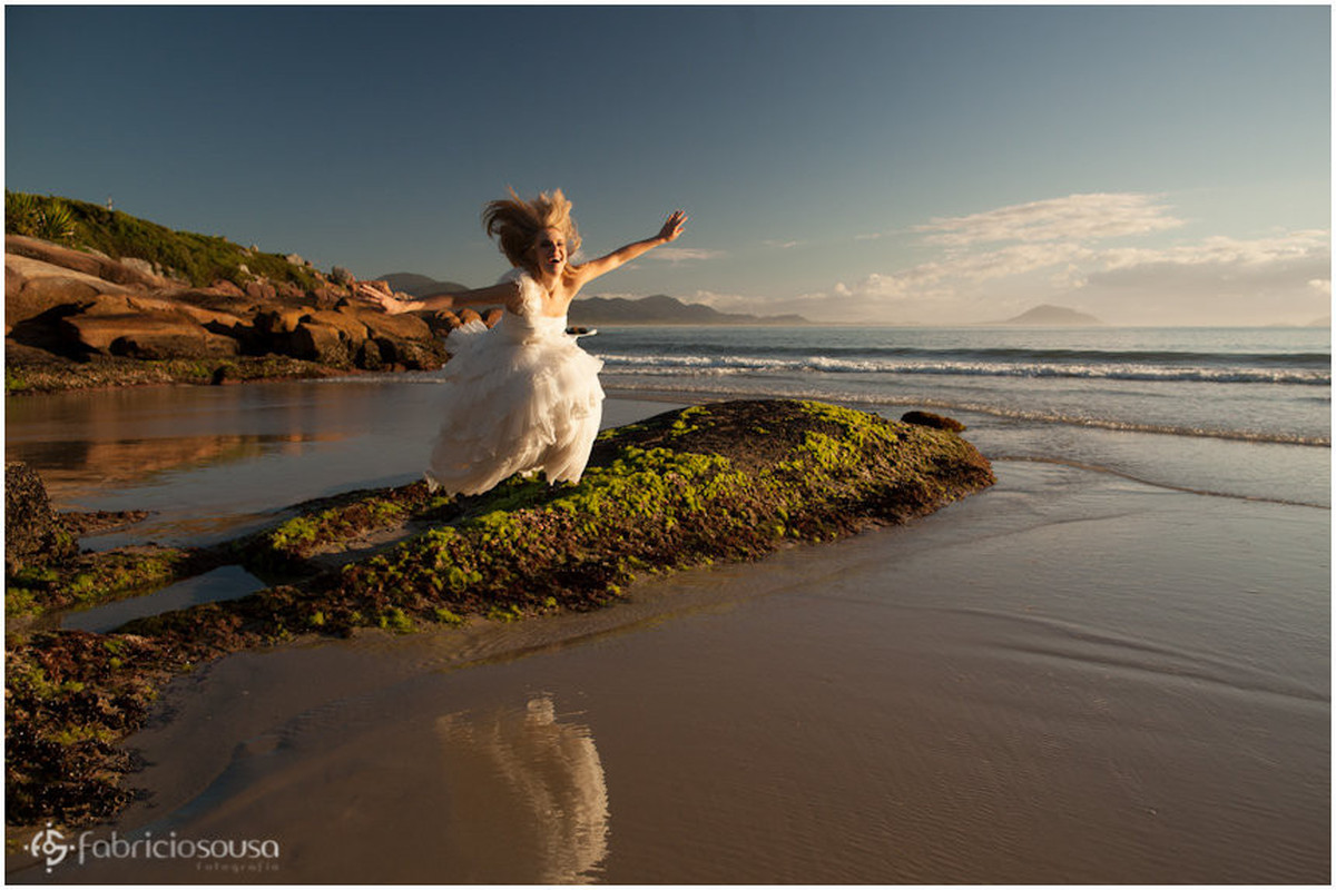 o salto da noiva na praia