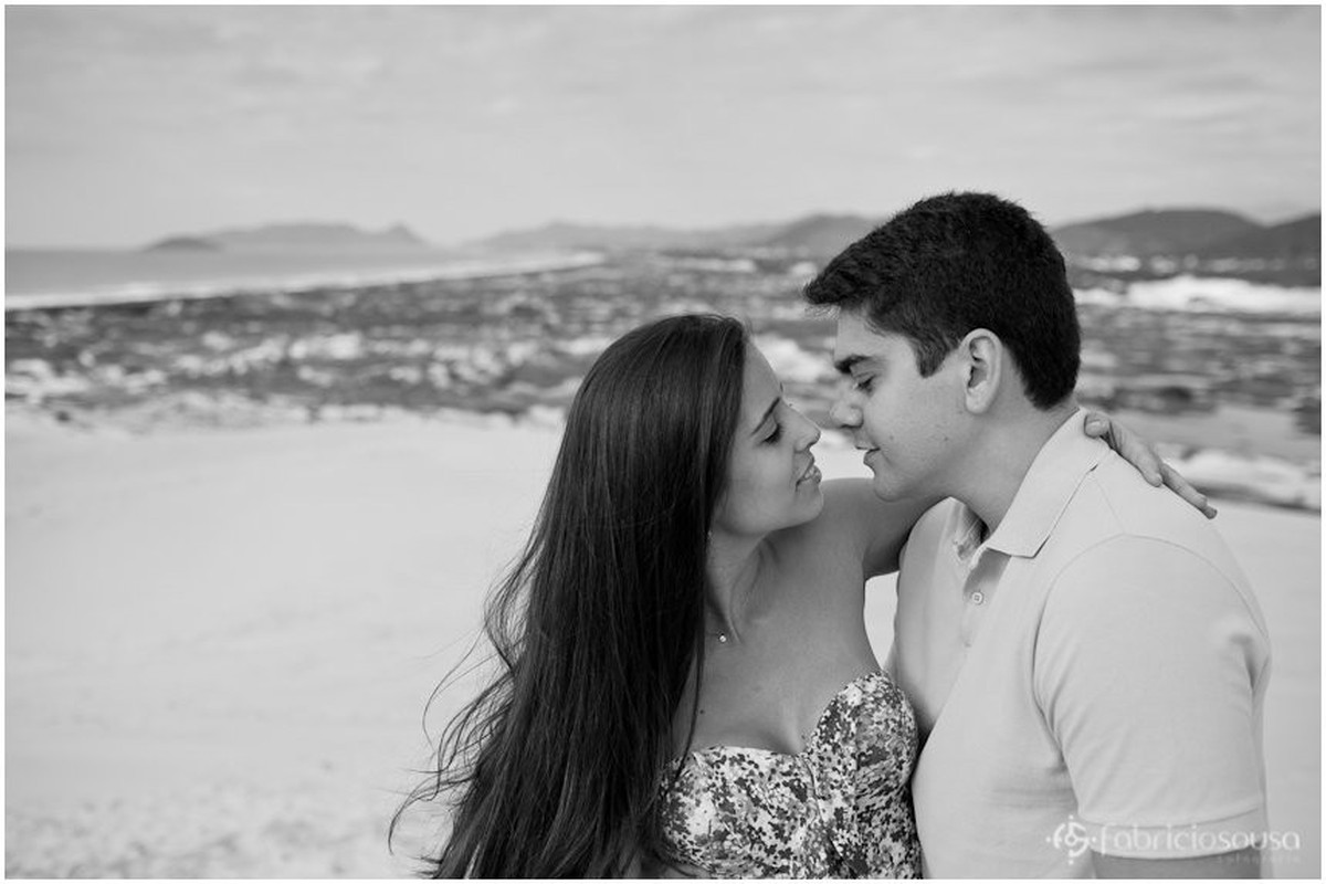 sessão fotográfica de casal nas dunas