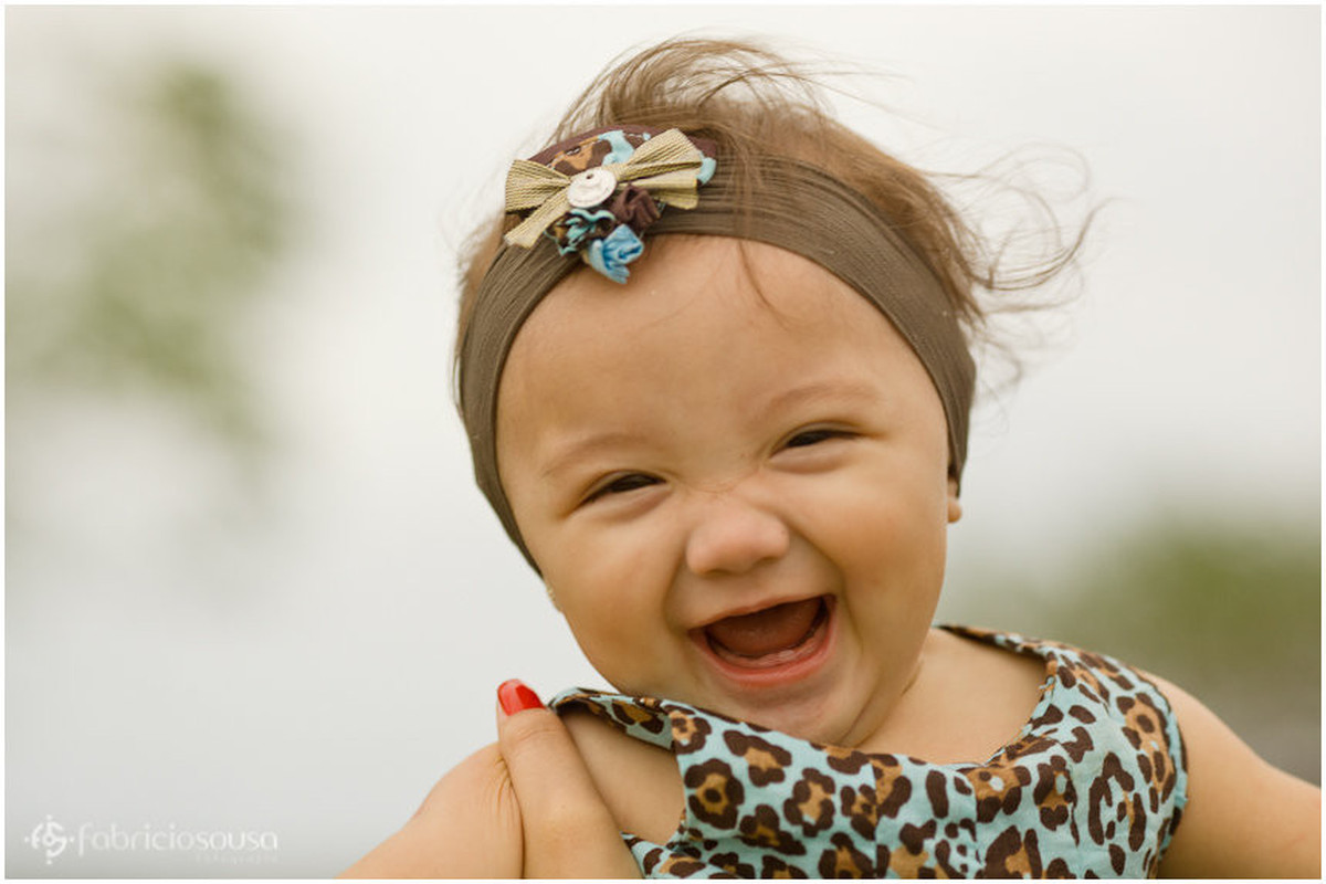 Nenem sorriso alegre