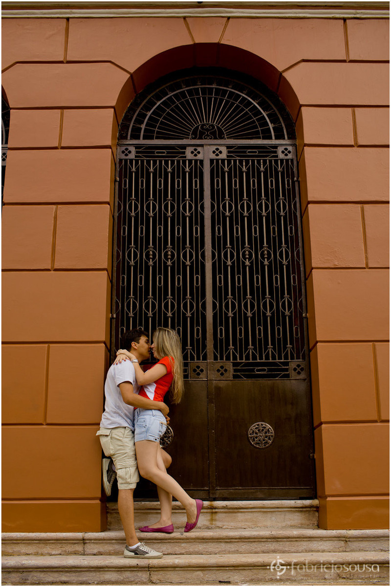 o beijo no portão do teatro da paz