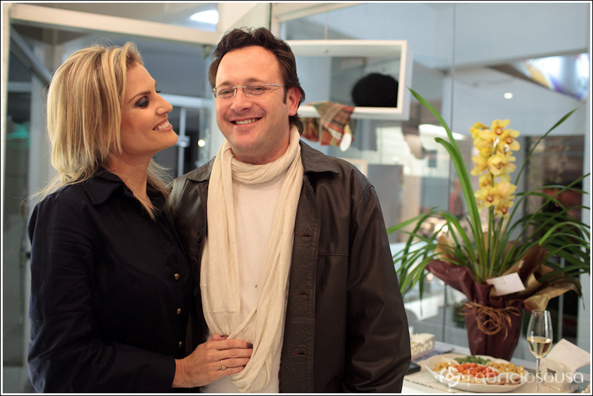 Casal comemora o aniversário de 3 anos da loja Ana Bauer Exclusive Style
