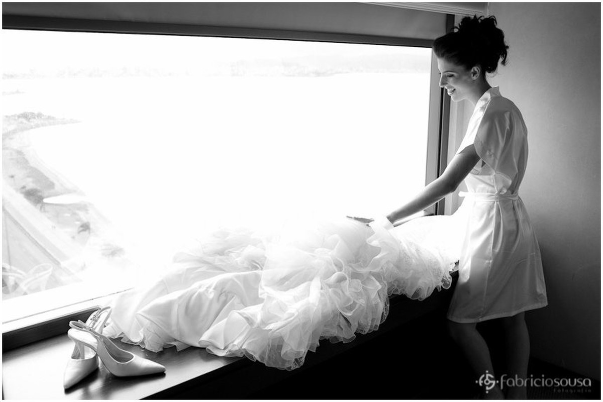 Leidiane confere o vestido