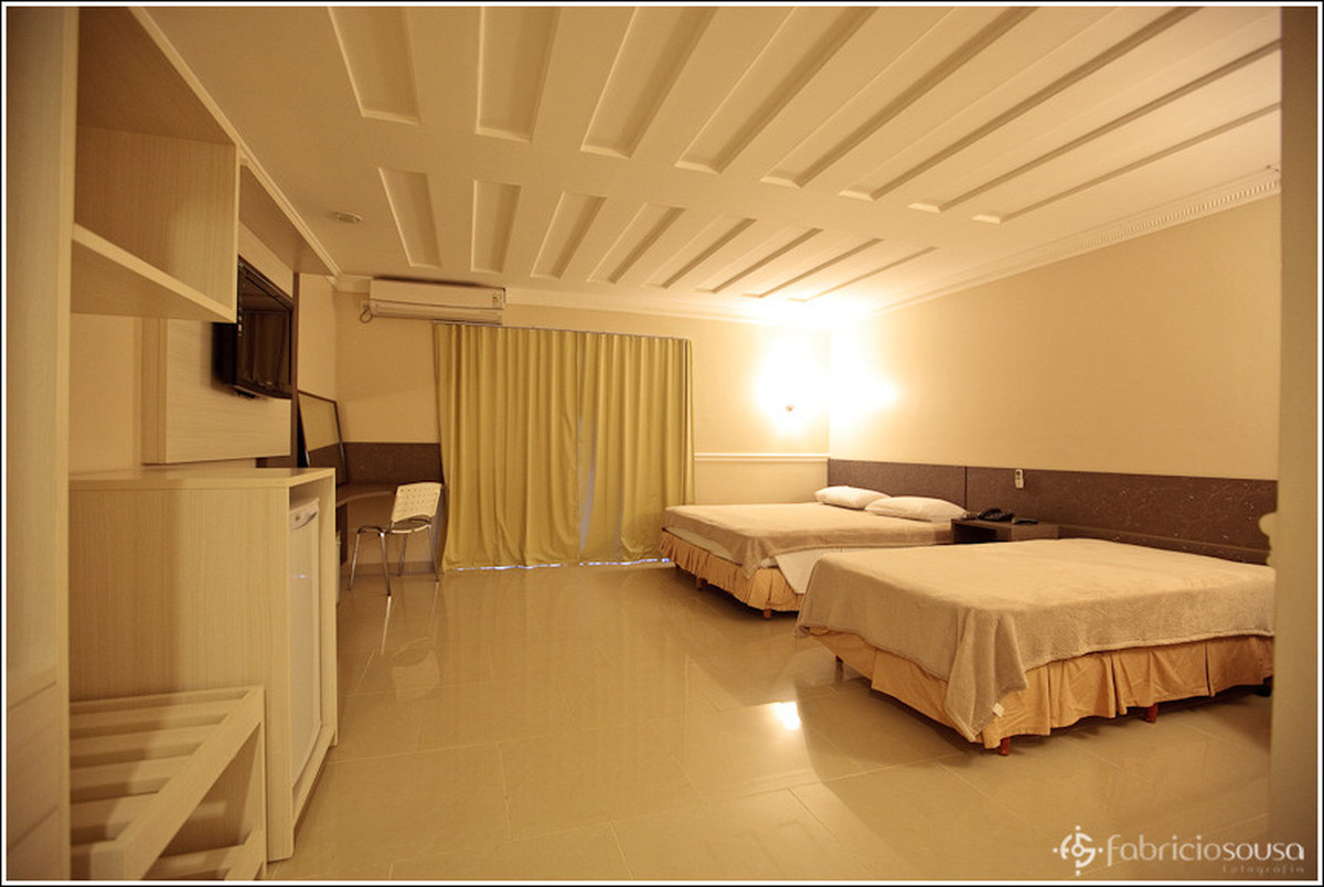 Hotel Atalanta quartos amplos e decorados