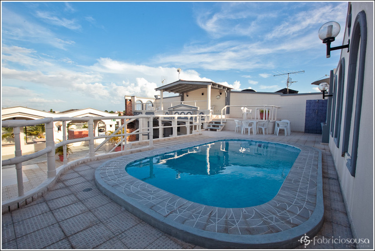 piscina do Hotel Atalanta no terraço
