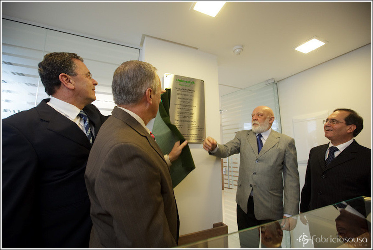 presidente da unimed inaugura a sede
