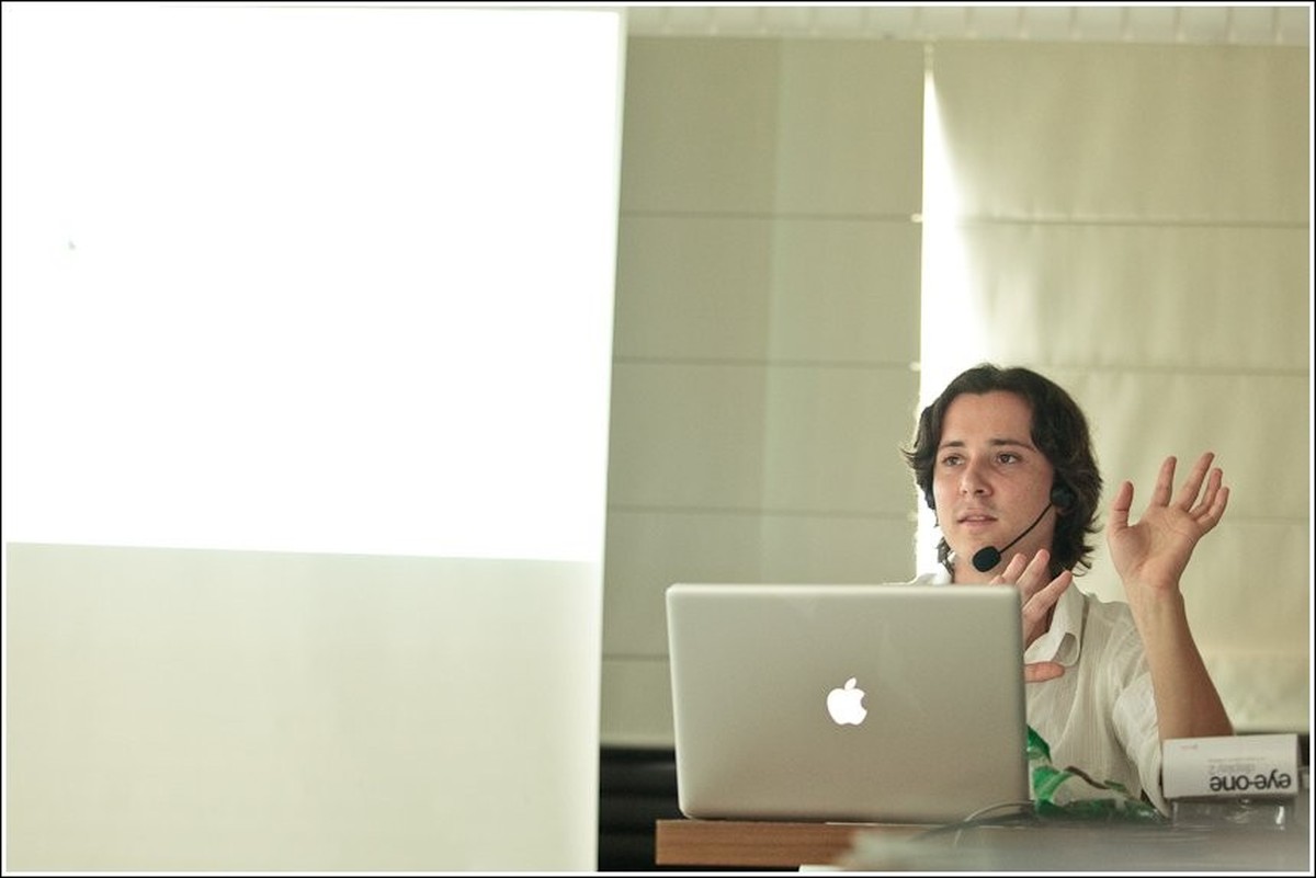 Workshop de Fluxo Digital na era da informação. Como organizar e trabalhr com seus arquivos digitais JPG x RAW