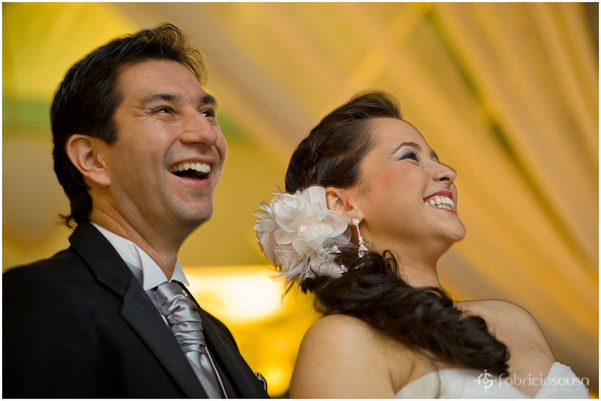 Helen e Eric sorriem felizes