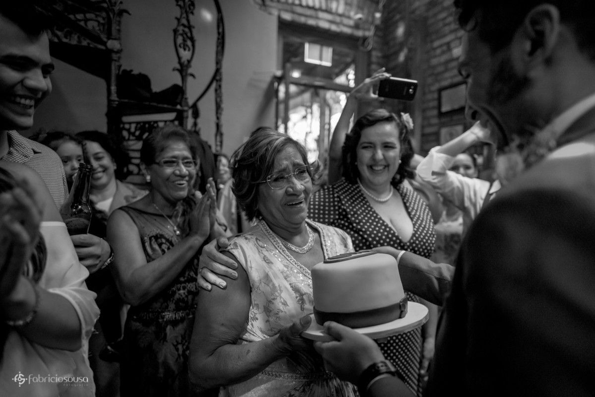 a homenagem à mãe do noivo b
