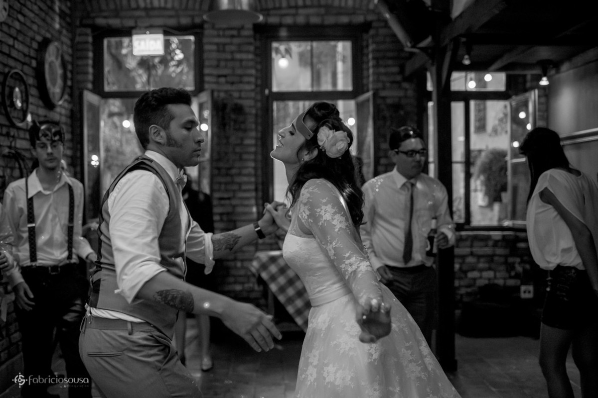 noivos dançando rockabilly