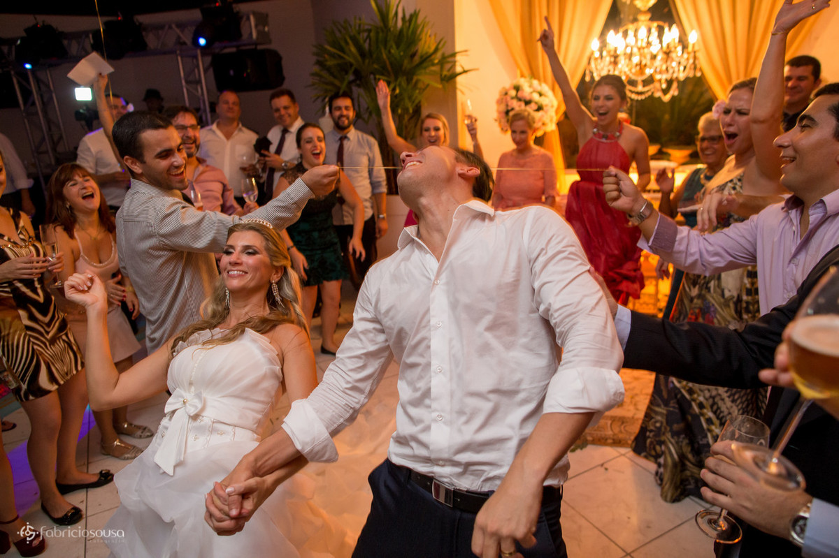 Noivos também entram na dança