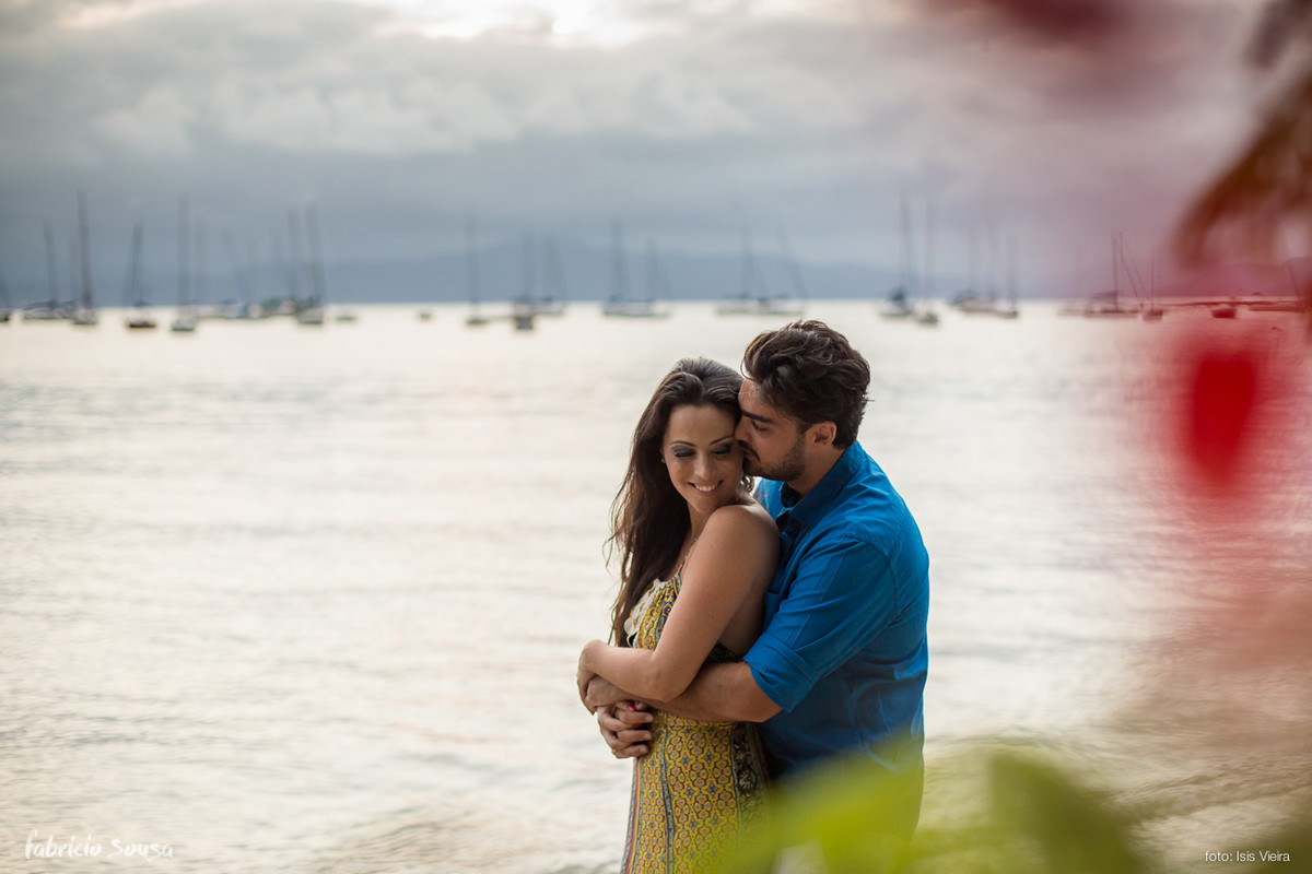 chamego na praia no ensaio pre-wedding