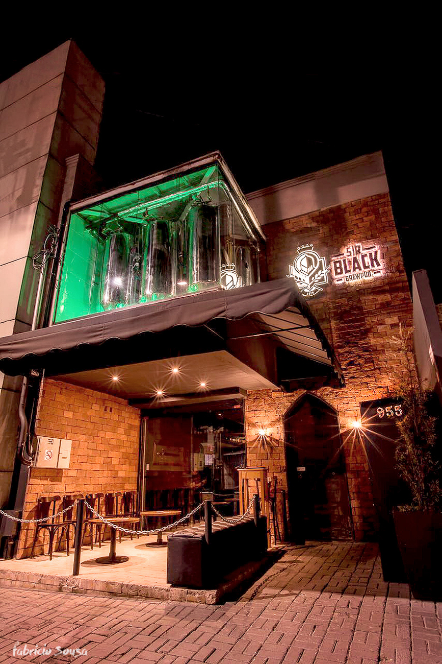 fachada do pub na avenida almirante wandenkolk, 955