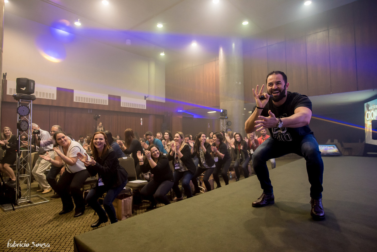 alongamento e animação para começar o dia no curso do método cronos live