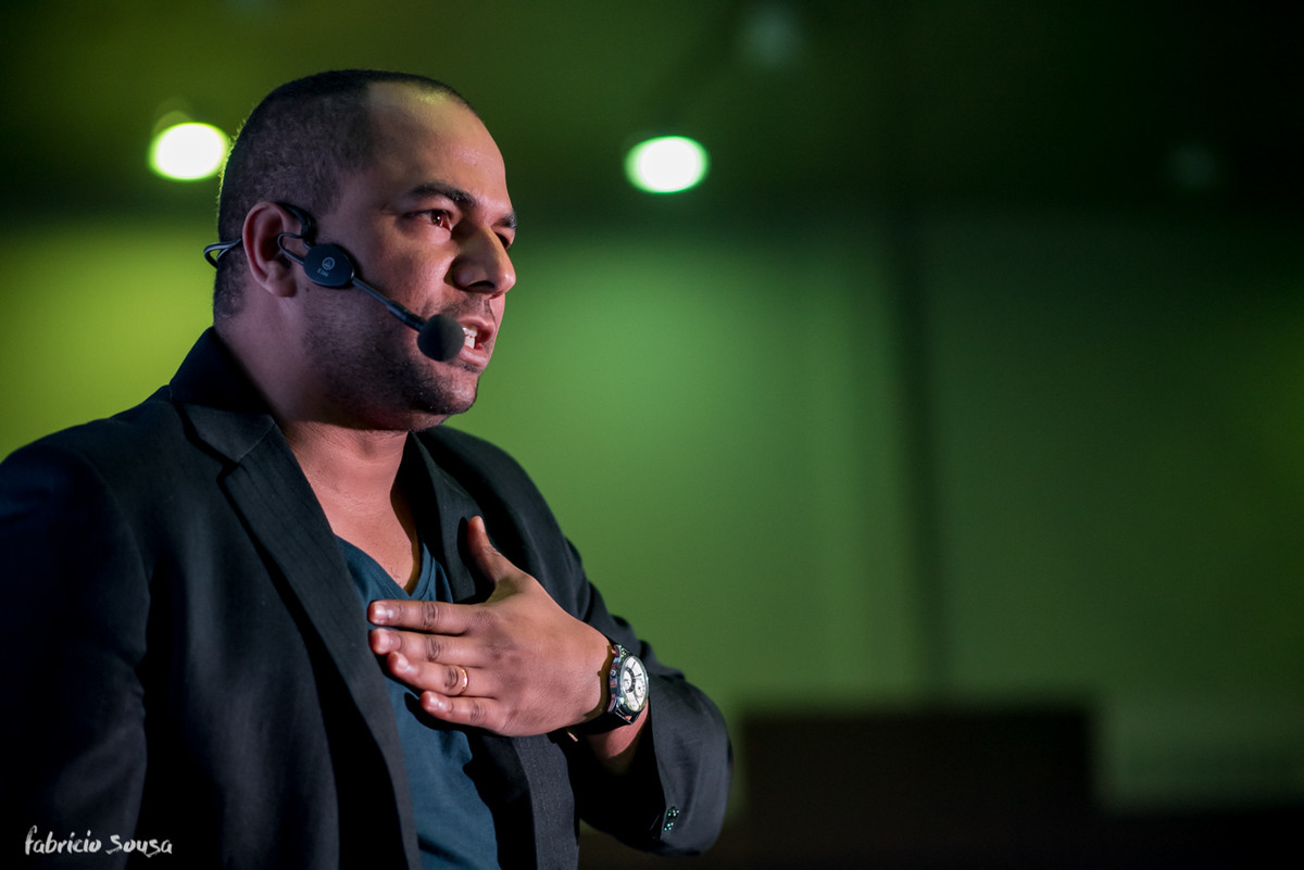 o coach de voz Ricardo Silva dando ótimas dicas de oratória