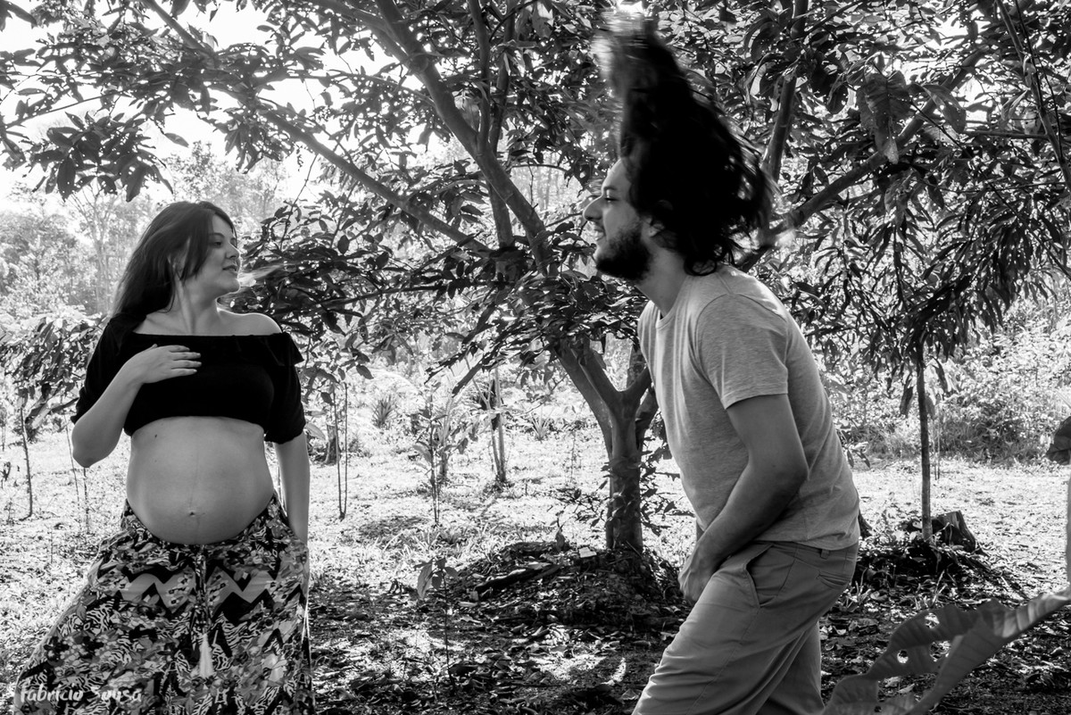 papai rocker jogando cabelo no ensaio da esposa grávida