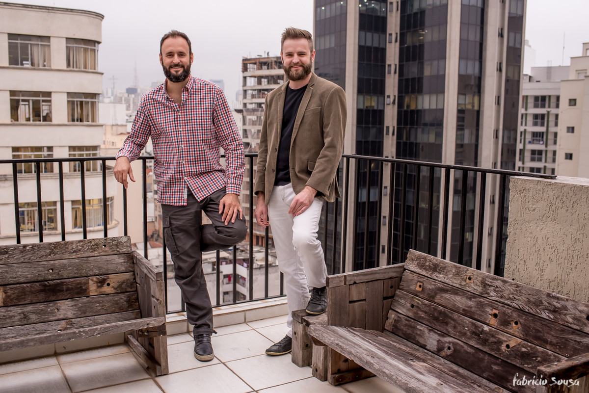 dupla de empreendedores no centro de são Paulo