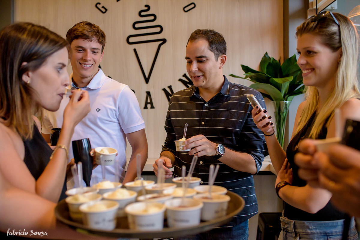 sorvetes para degustação na inauguração da Gelato Di Panna