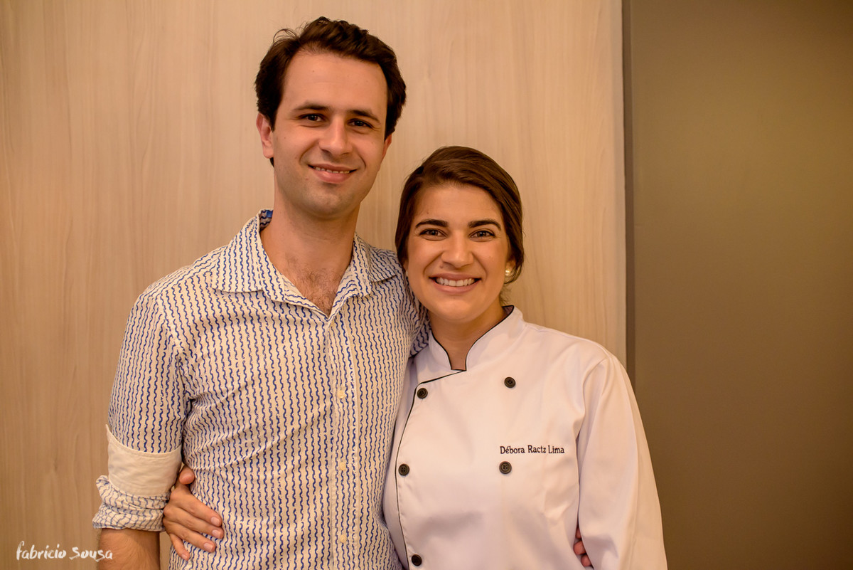 o casal Daniel Peçanha e Debora Ractz Lima empreendedores na inauguração da sorveteria Gelato Di Panna na Lagoa da Conceição