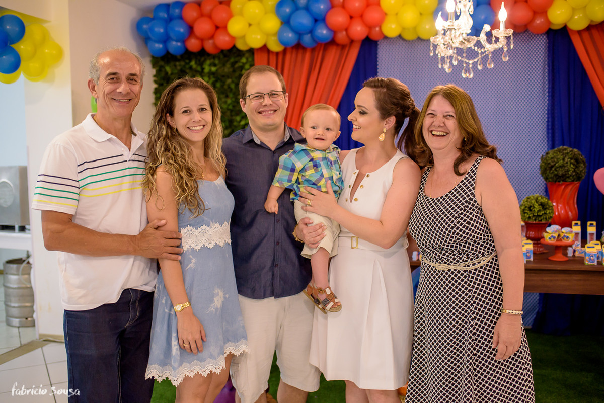 retrato de familia no aniversario do Henrique no Balangolé - titia vovó pai mãe