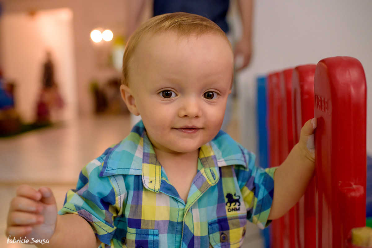 retrato close do aniversariante Henrique - primeiro aninho - 1 ano infantil