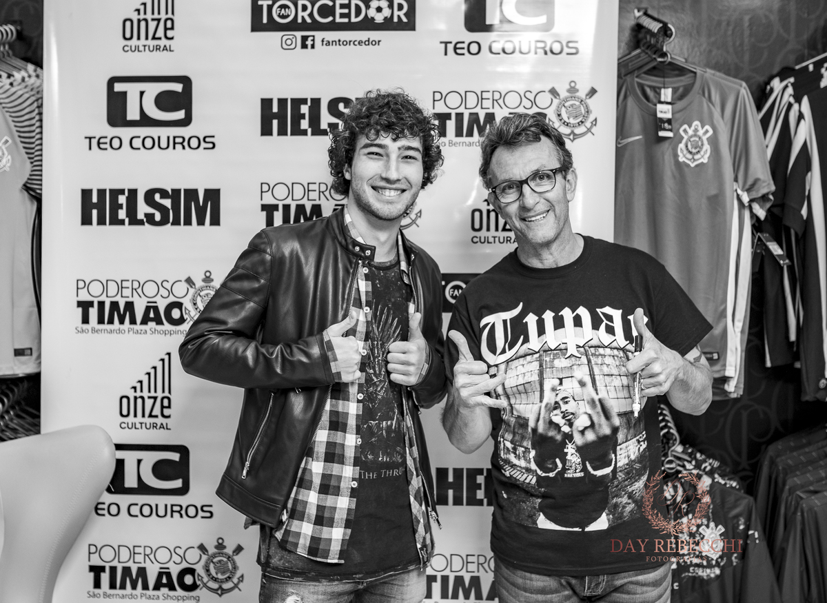 Craque Neto noite de autógrafos