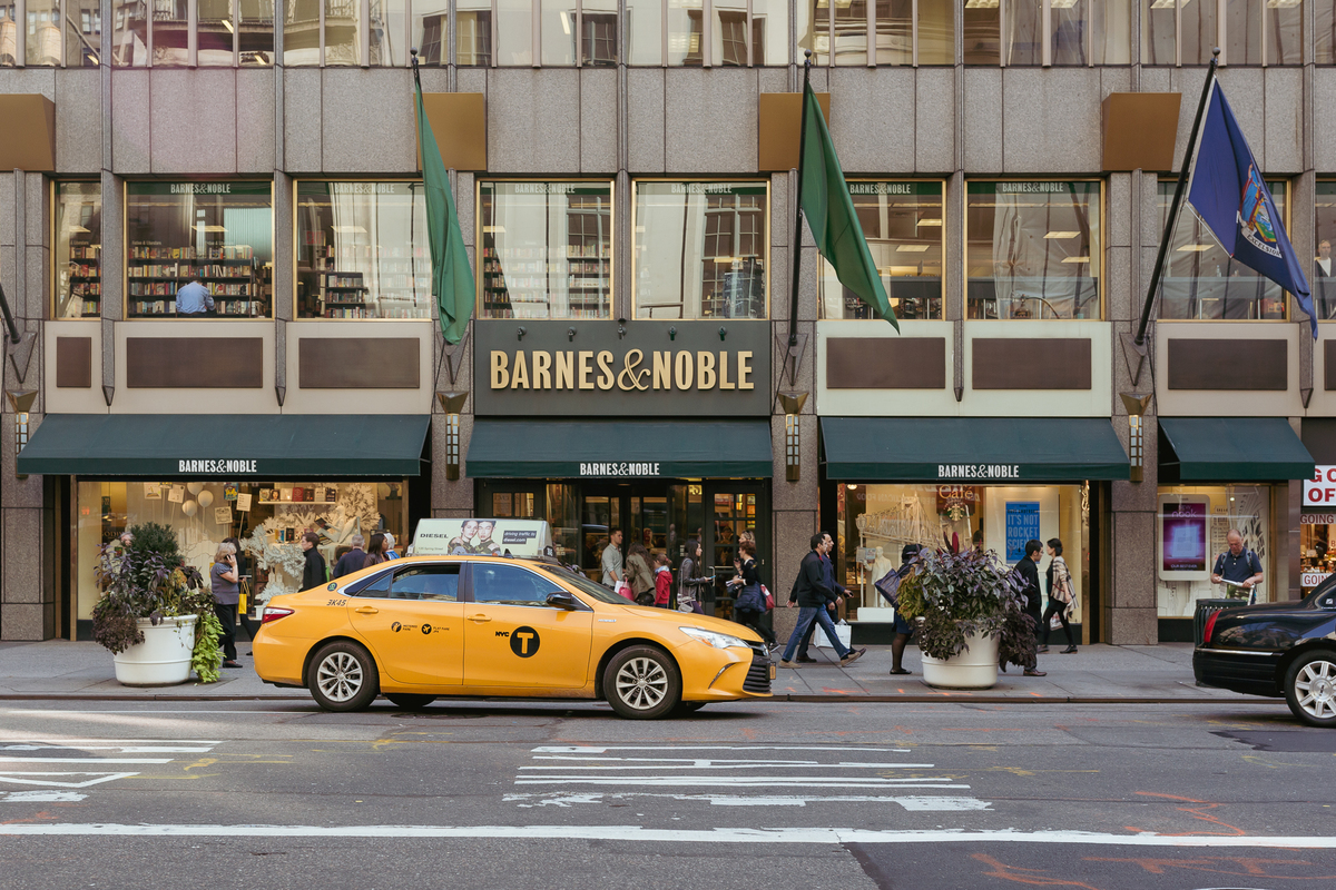 barnes & noble new york yellow cab taxi 