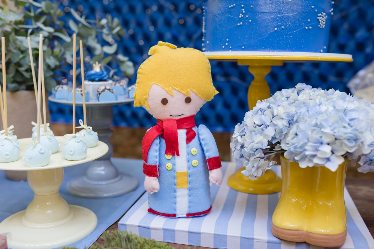 decoração mesa principal festa infantil o pequeno principe