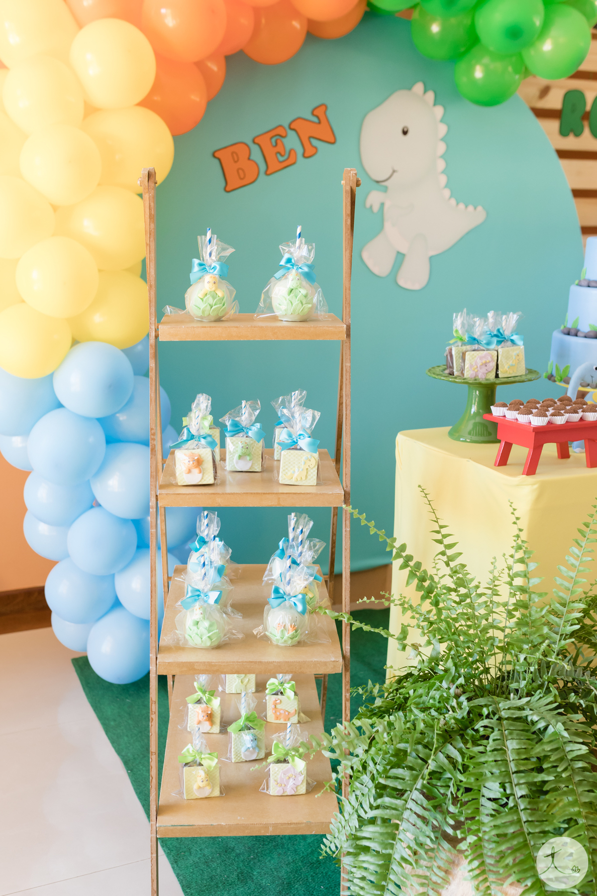 doces-decorados-festa-infantil-dinossauro-cotia-são-paulo-fotografa-abc