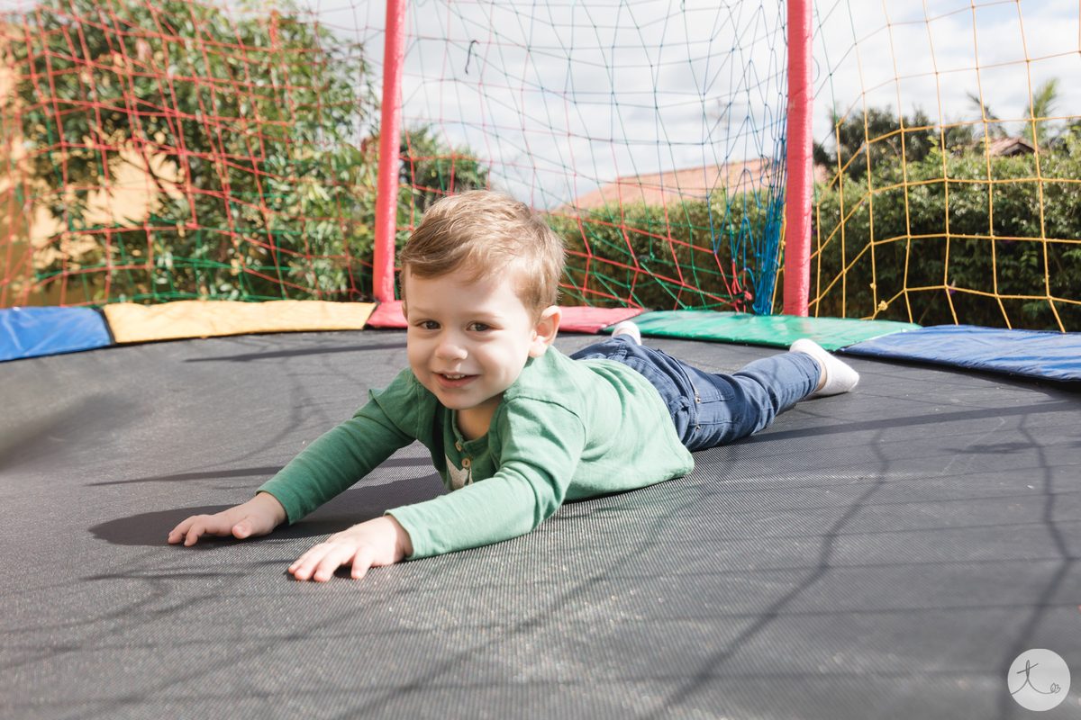 criança-pula-pula-festa-infantil-dinossauro-cotia-são-paulo-fotografa-abc