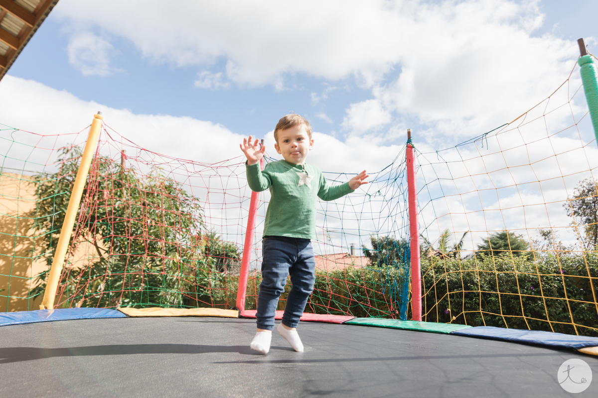 criança-pula-pula-festa-infantil-dinossauro-cotia-são-paulo-fotografa-abc