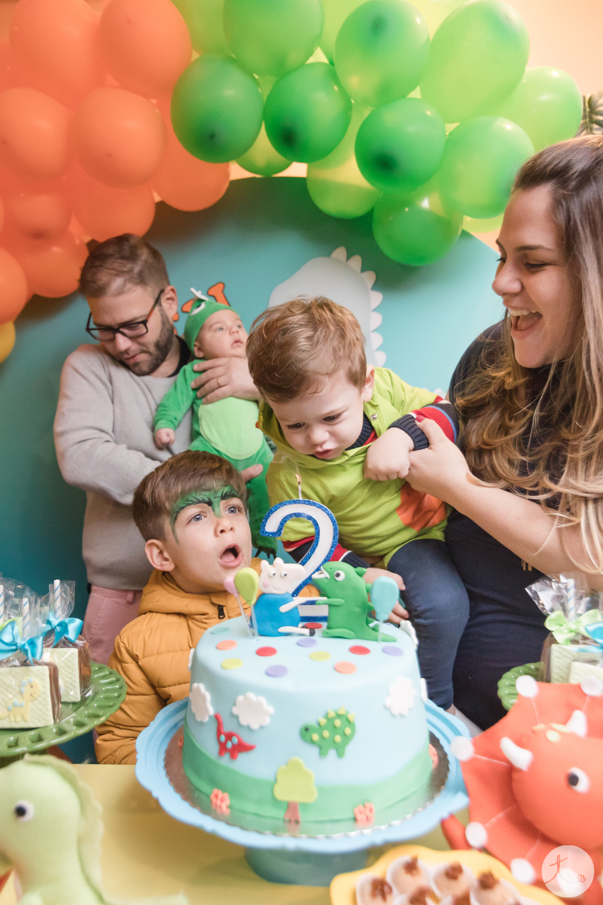 parabens-apagar-vela-festa-infantil-dinossauro-cotia-são-paulo-fotografa-abc