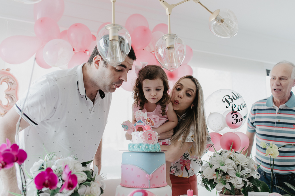 festa-SP-em-casa-menina