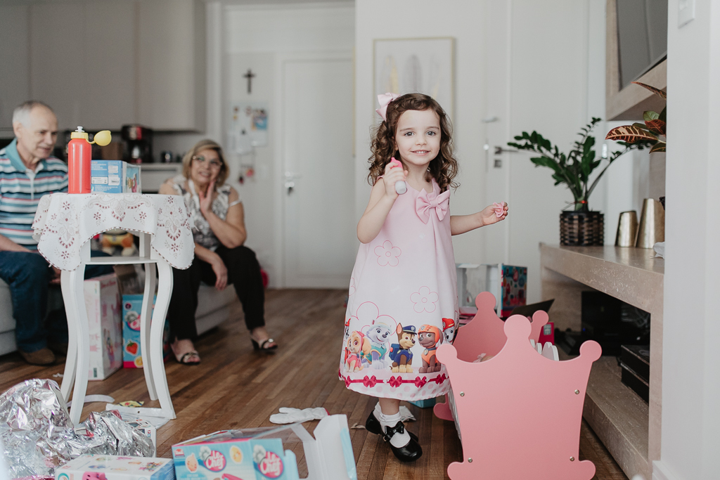 3-anos-menina-festinha-infantil-em-casa