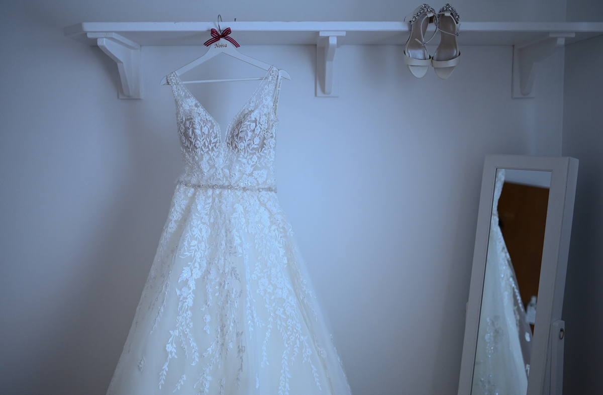 vestido e acessórios de noiva